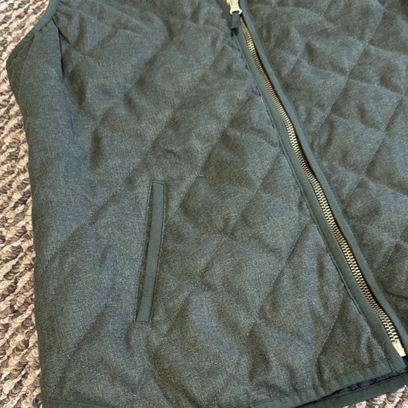 Old Navy Dark Green Quilted Vest - Picture 3 of 5